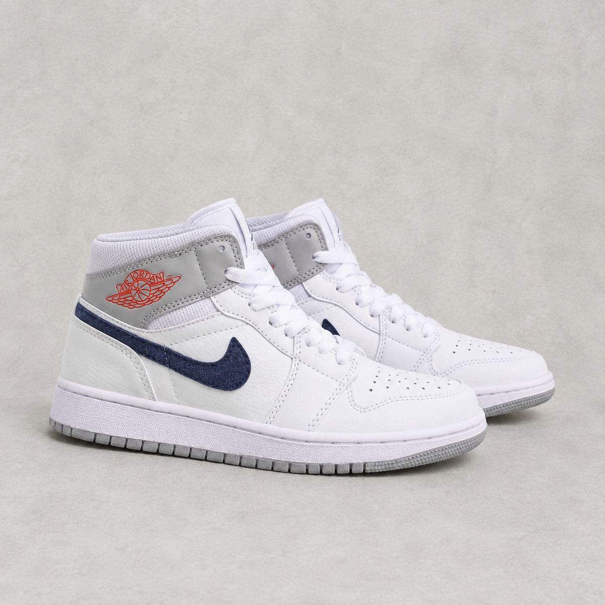 Nike Air Jordan 1 Mid Paris